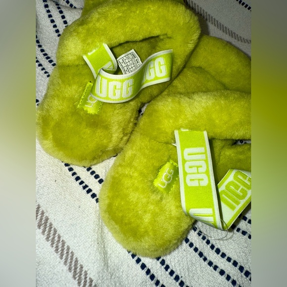UGG Sheepskin Yeah Slide Slippers neon Green 1115752K Size 4 women’s 6 New gift - Picture 8 of 10